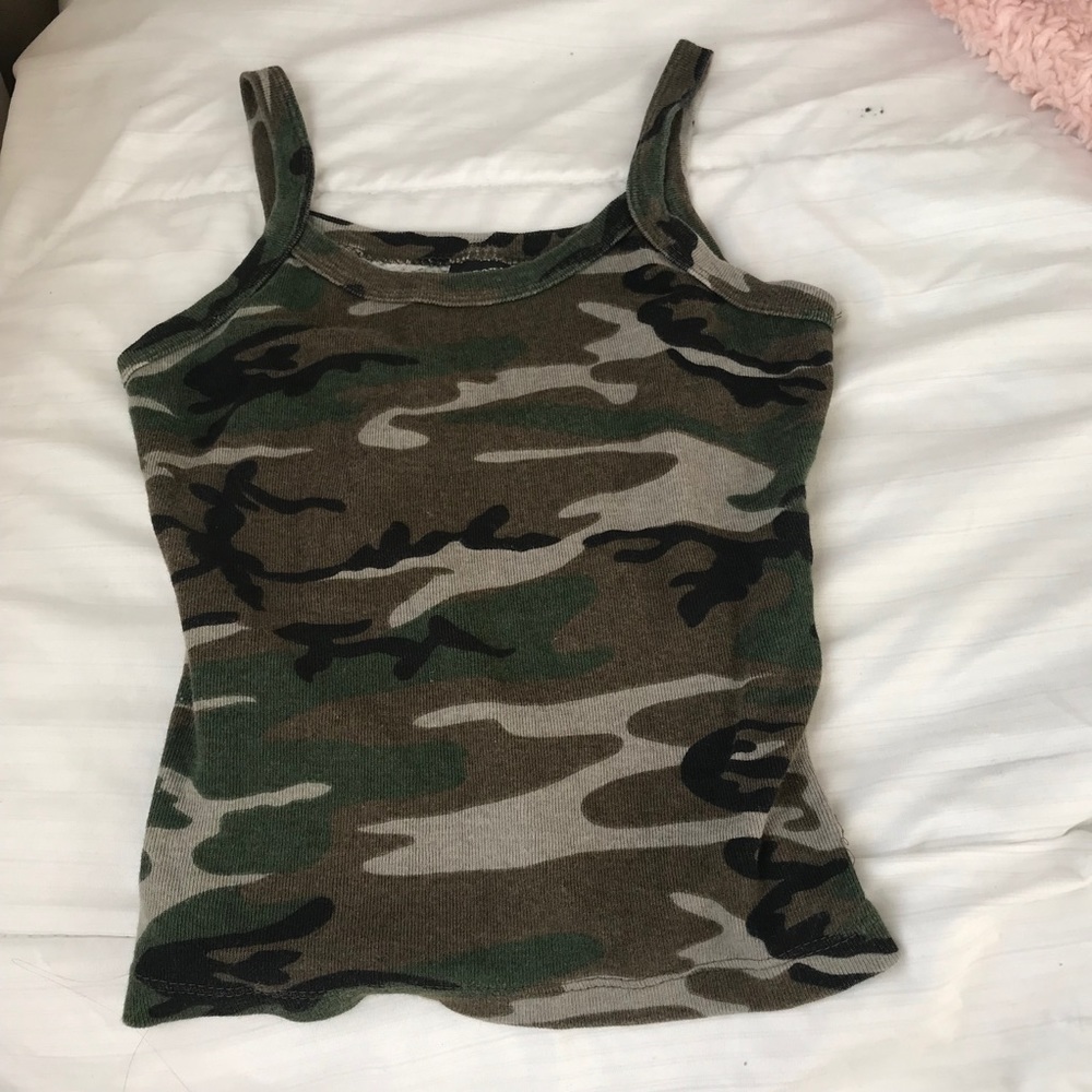 Camo crop top